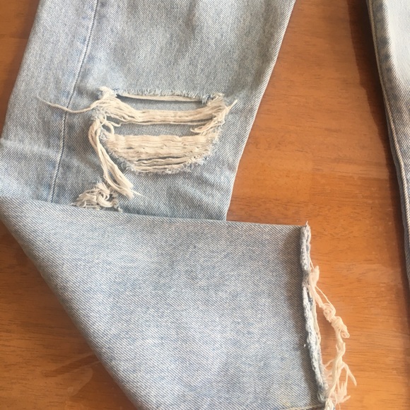 Ripped Levi Jeans (Light Blue) - Picture 4 of 7